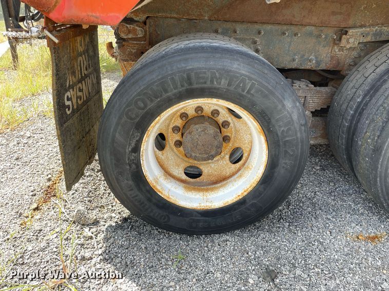 image for item LV9834 2005 International 7400  dump truck