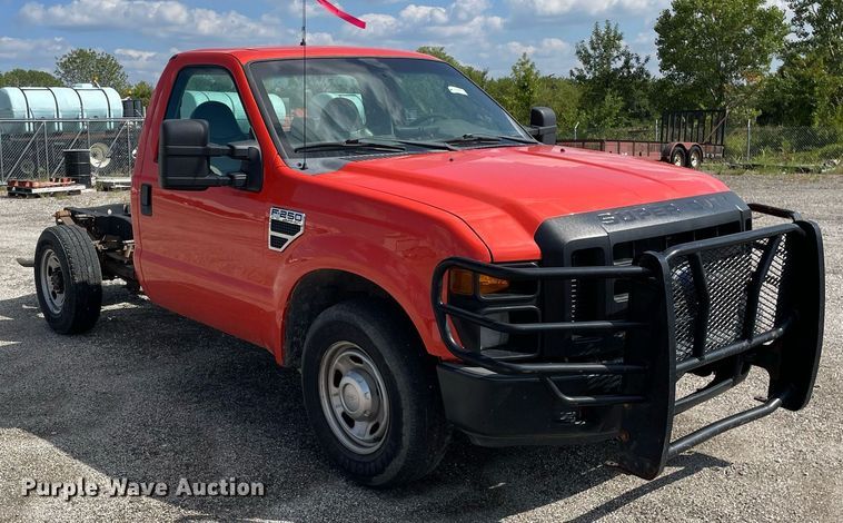 image for item LV9835 2010 Ford F250 Super Duty XL  pickup truck cab and chassis