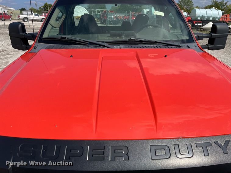 image for item LV9835 2010 Ford F250 Super Duty XL  pickup truck cab and chassis