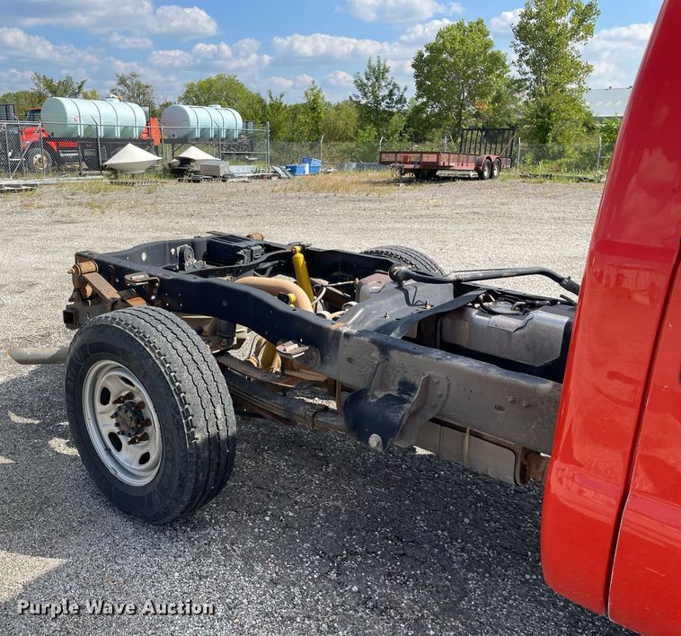 image for item LV9835 2010 Ford F250 Super Duty XL  pickup truck cab and chassis