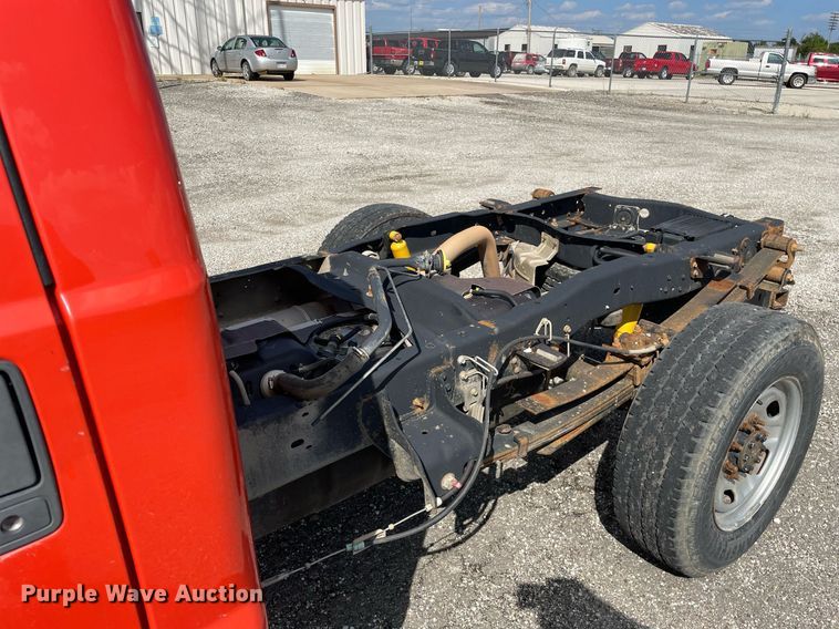 image for item LV9835 2010 Ford F250 Super Duty XL  pickup truck cab and chassis