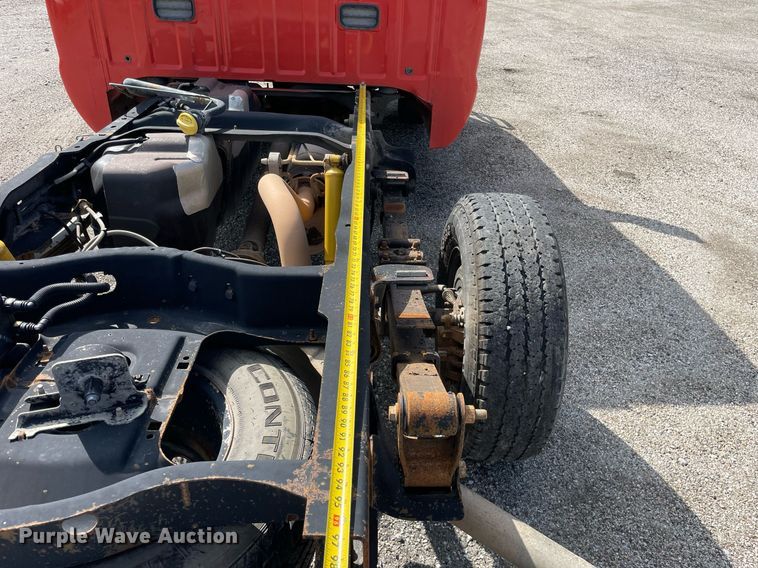 image for item LV9835 2010 Ford F250 Super Duty XL  pickup truck cab and chassis