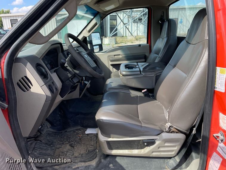 image for item LV9835 2010 Ford F250 Super Duty XL  pickup truck cab and chassis