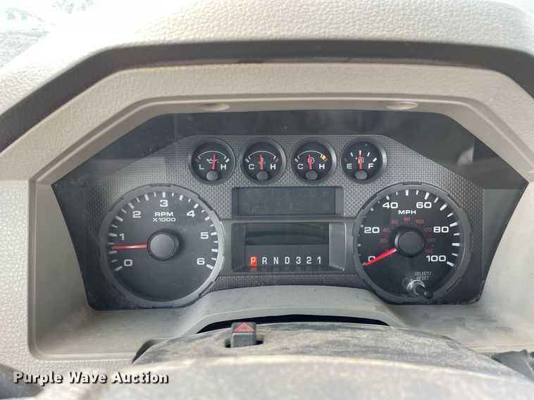 image for item LV9835 2010 Ford F250 Super Duty XL  pickup truck cab and chassis