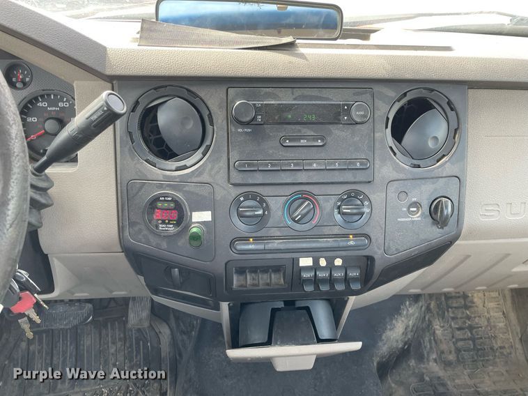 image for item LV9835 2010 Ford F250 Super Duty XL  pickup truck cab and chassis