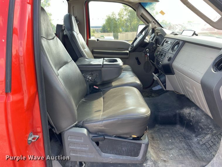 image for item LV9835 2010 Ford F250 Super Duty XL  pickup truck cab and chassis