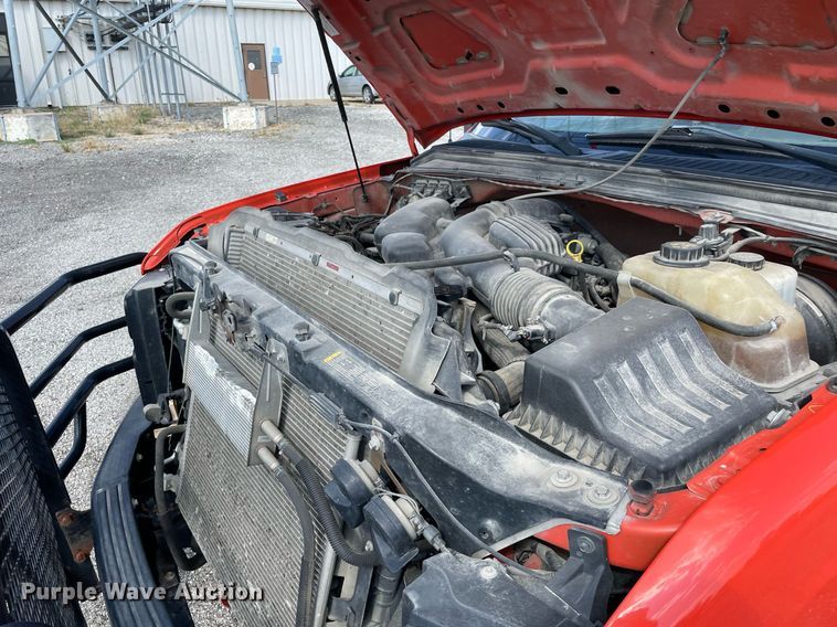 image for item LV9835 2010 Ford F250 Super Duty XL  pickup truck cab and chassis