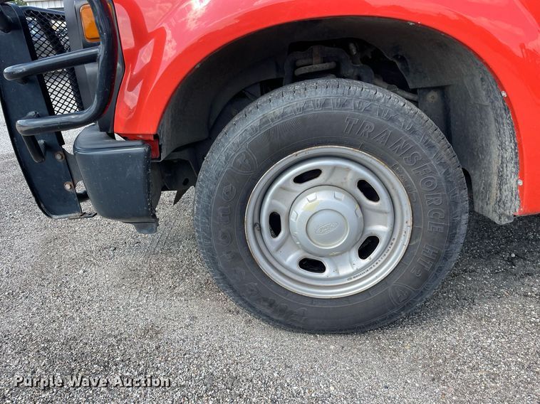 image for item LV9835 2010 Ford F250 Super Duty XL  pickup truck cab and chassis