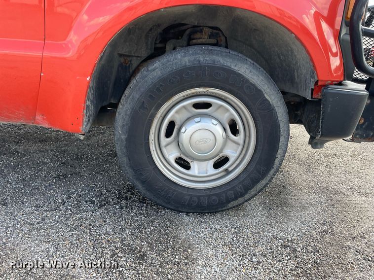 image for item LV9835 2010 Ford F250 Super Duty XL  pickup truck cab and chassis