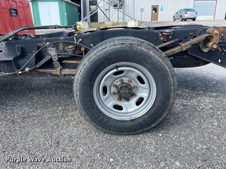 image for item LV9835 2010 Ford F250 Super Duty XL  pickup truck cab and chassis