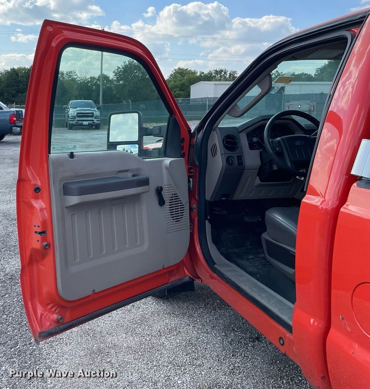 image for item LV9836 2009 Ford F250 Super Duty XL  pickup truck