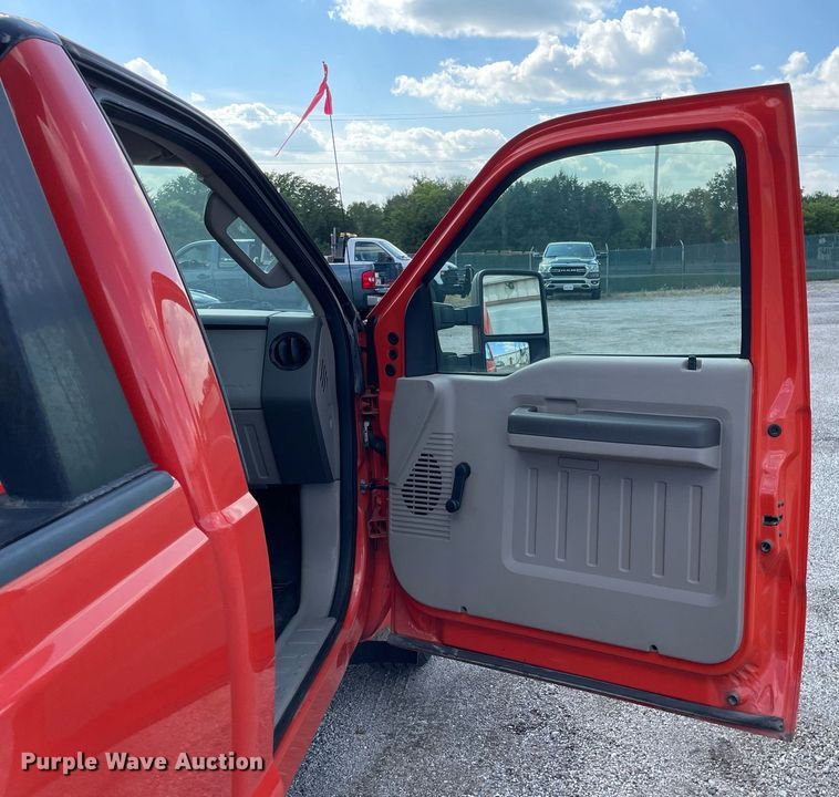 image for item LV9836 2009 Ford F250 Super Duty XL  pickup truck