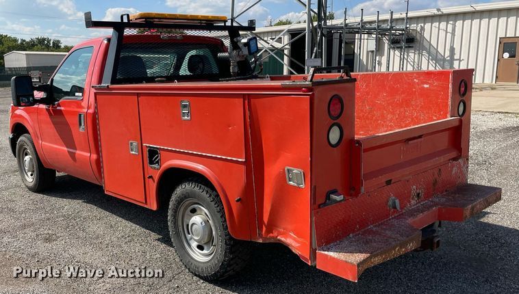 image for item LV9838 2011 Ford F250 Super Duty XL  utility bed pickup truck