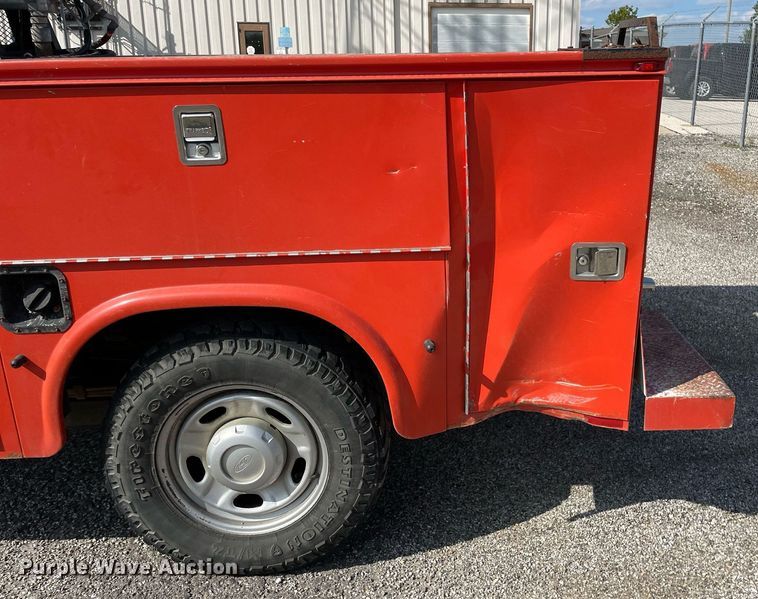 image for item LV9838 2011 Ford F250 Super Duty XL  utility bed pickup truck