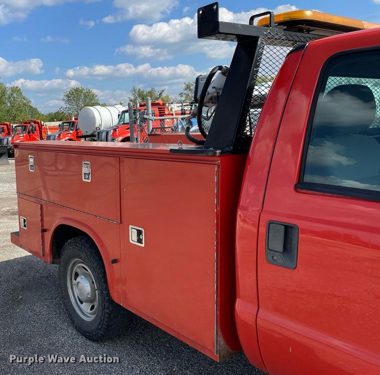 image for item LV9838 2011 Ford F250 Super Duty XL  utility bed pickup truck