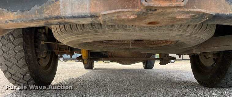 image for item LV9838 2011 Ford F250 Super Duty XL  utility bed pickup truck