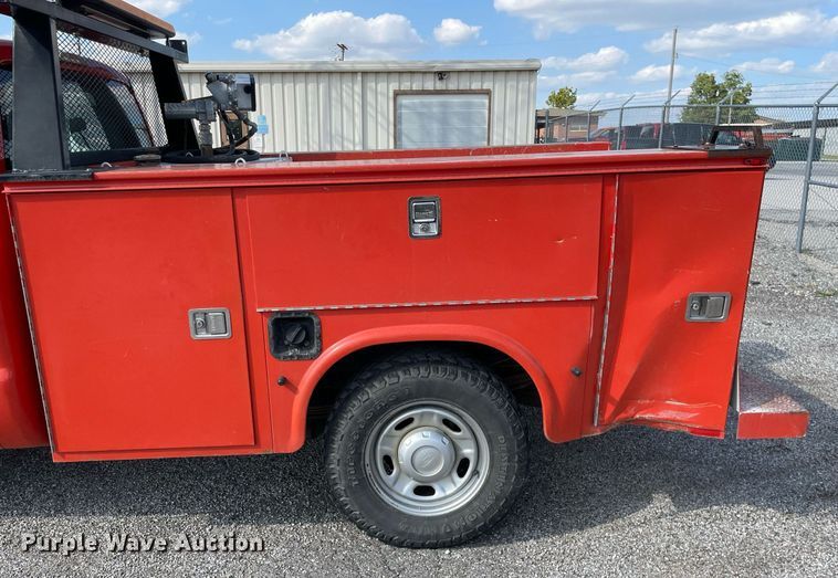 image for item LV9838 2011 Ford F250 Super Duty XL  utility bed pickup truck