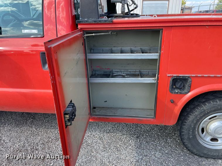 image for item LV9838 2011 Ford F250 Super Duty XL  utility bed pickup truck