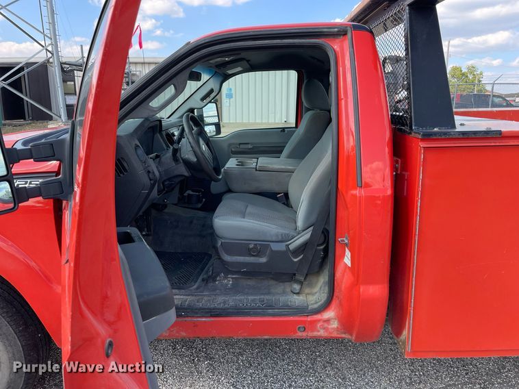 image for item LV9838 2011 Ford F250 Super Duty XL  utility bed pickup truck