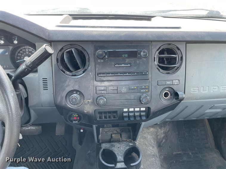 image for item LV9838 2011 Ford F250 Super Duty XL  utility bed pickup truck