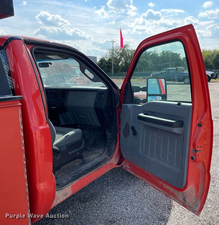 image for item LV9838 2011 Ford F250 Super Duty XL  utility bed pickup truck