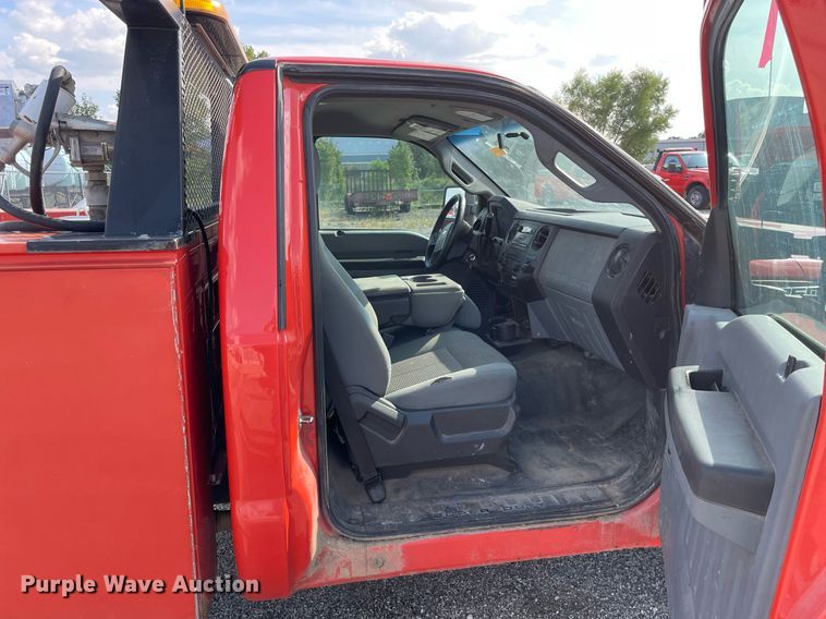 image for item LV9838 2011 Ford F250 Super Duty XL  utility bed pickup truck