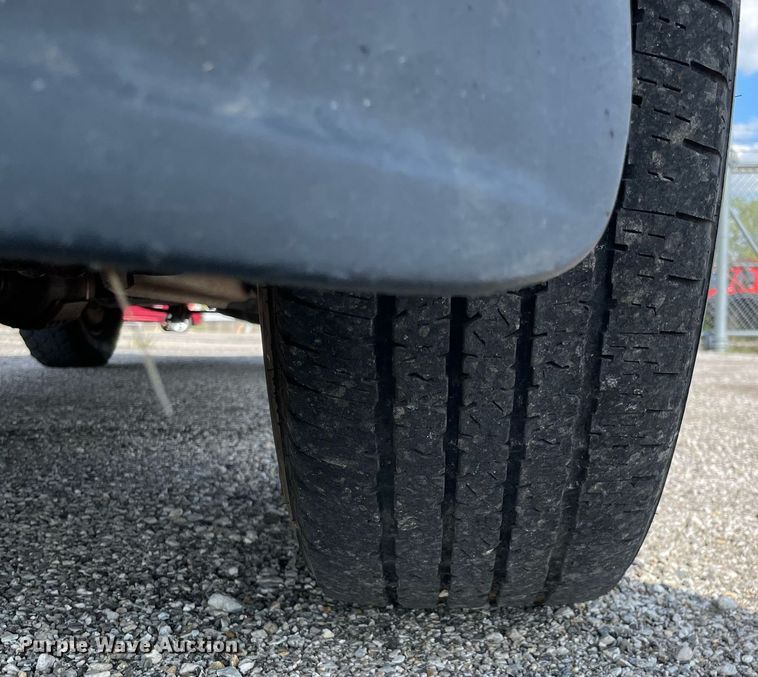 image for item LV9838 2011 Ford F250 Super Duty XL  utility bed pickup truck