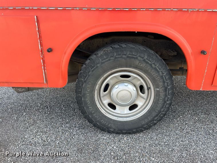 image for item LV9838 2011 Ford F250 Super Duty XL  utility bed pickup truck