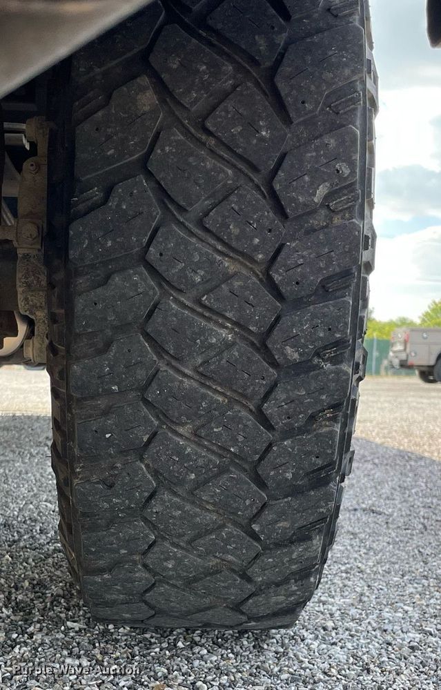 image for item LV9838 2011 Ford F250 Super Duty XL  utility bed pickup truck