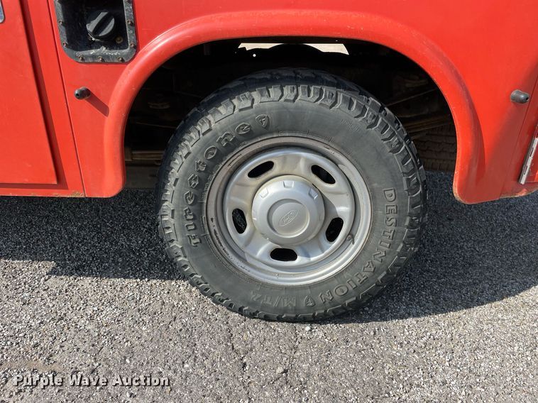 image for item LV9838 2011 Ford F250 Super Duty XL  utility bed pickup truck