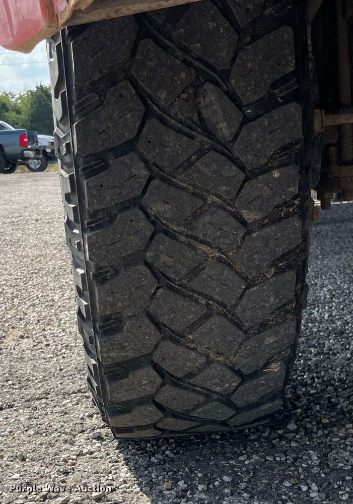 image for item LV9838 2011 Ford F250 Super Duty XL  utility bed pickup truck