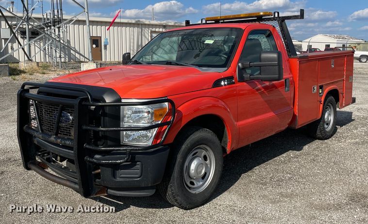 image for item LV9839 2011 Ford F250 Super Duty XL  utility bed pickup truck