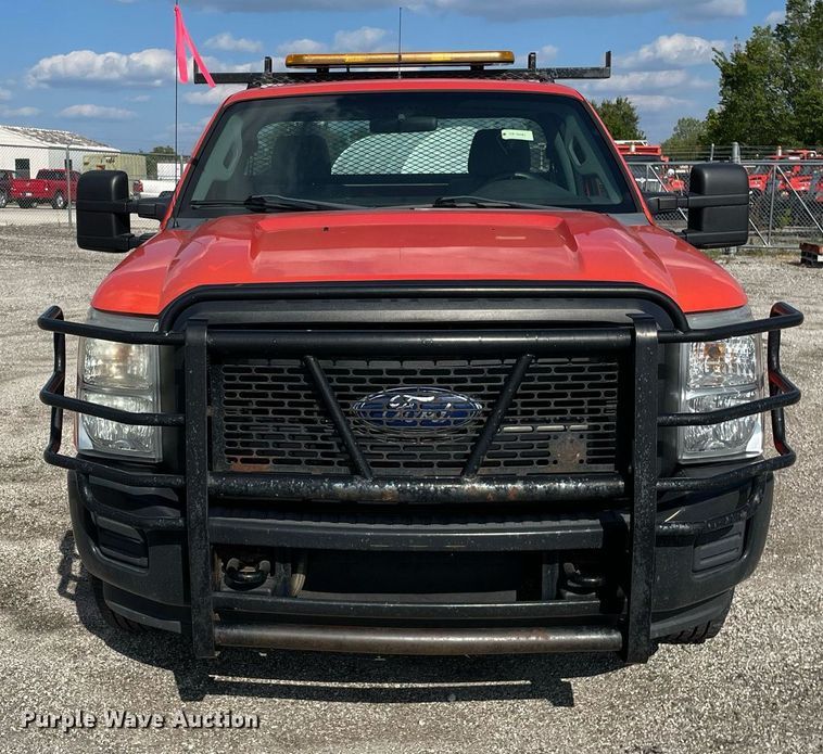 image for item LV9839 2011 Ford F250 Super Duty XL  utility bed pickup truck