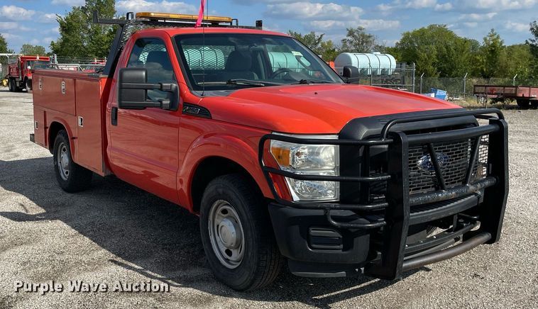 image for item LV9839 2011 Ford F250 Super Duty XL  utility bed pickup truck