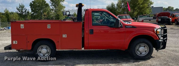 image for item LV9839 2011 Ford F250 Super Duty XL  utility bed pickup truck