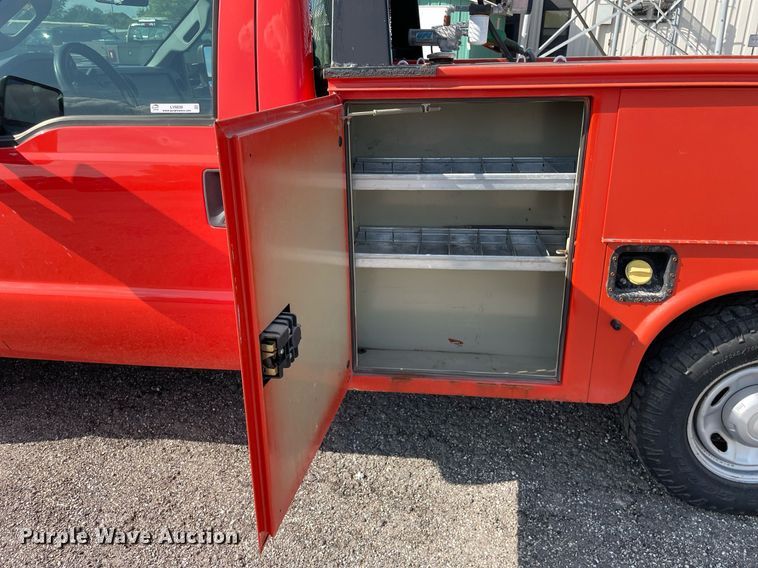 image for item LV9839 2011 Ford F250 Super Duty XL  utility bed pickup truck