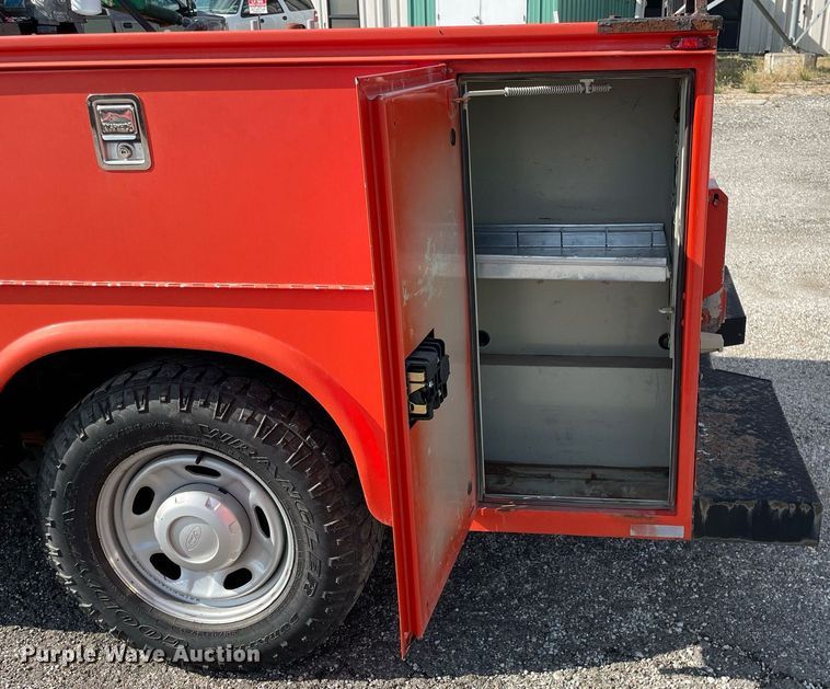 image for item LV9839 2011 Ford F250 Super Duty XL  utility bed pickup truck