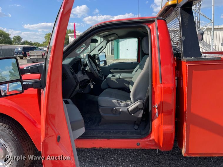 image for item LV9839 2011 Ford F250 Super Duty XL  utility bed pickup truck