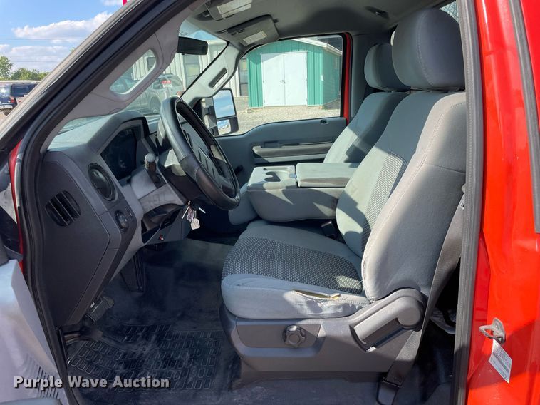 image for item LV9839 2011 Ford F250 Super Duty XL  utility bed pickup truck