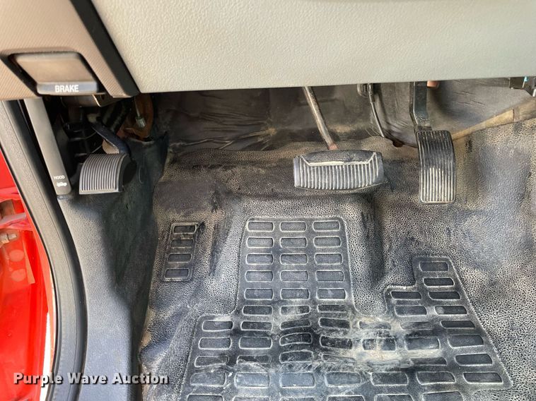 image for item LV9839 2011 Ford F250 Super Duty XL  utility bed pickup truck