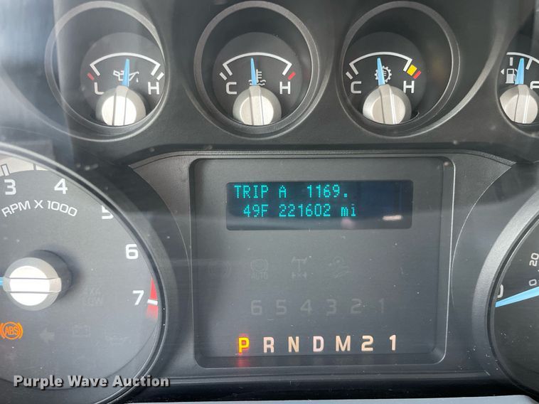 image for item LV9839 2011 Ford F250 Super Duty XL  utility bed pickup truck