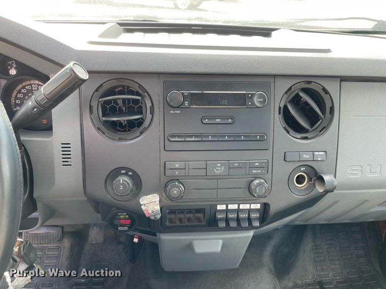 image for item LV9839 2011 Ford F250 Super Duty XL  utility bed pickup truck