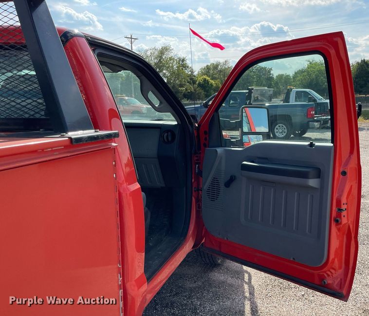 image for item LV9839 2011 Ford F250 Super Duty XL  utility bed pickup truck