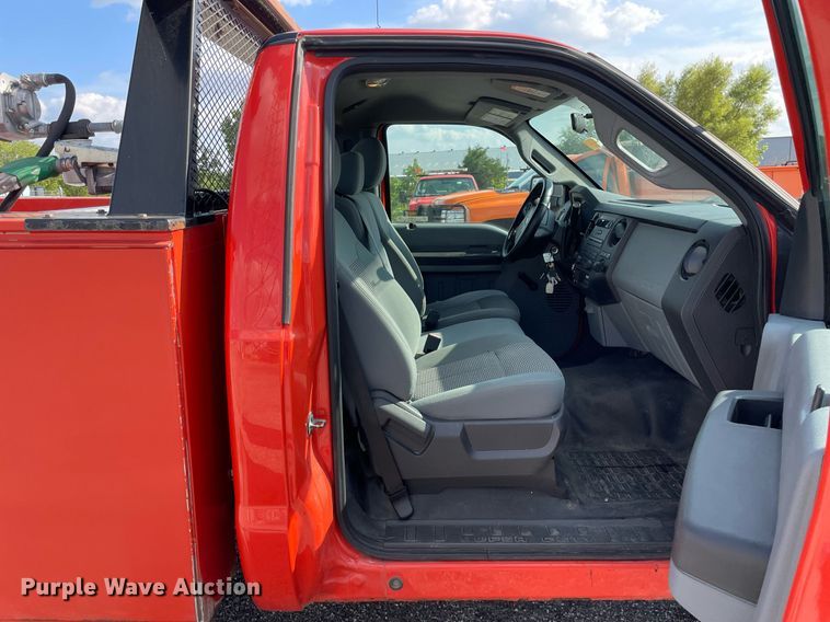 image for item LV9839 2011 Ford F250 Super Duty XL  utility bed pickup truck