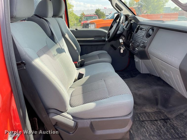 image for item LV9839 2011 Ford F250 Super Duty XL  utility bed pickup truck