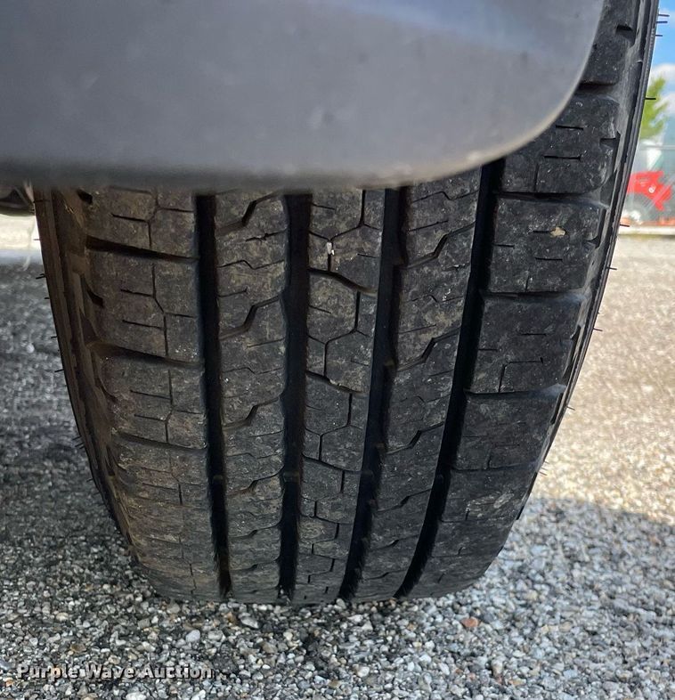 image for item LV9839 2011 Ford F250 Super Duty XL  utility bed pickup truck