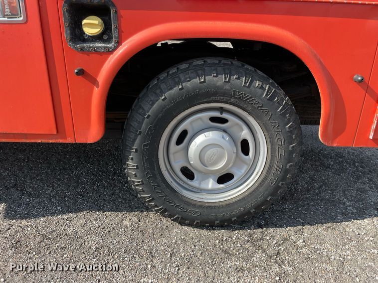 image for item LV9839 2011 Ford F250 Super Duty XL  utility bed pickup truck