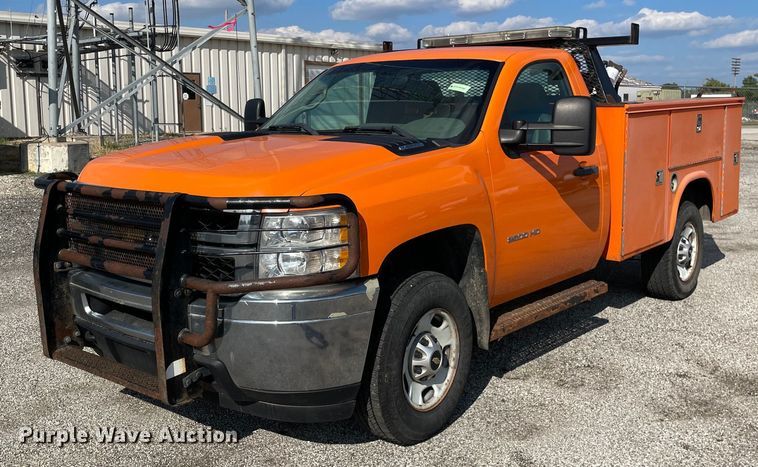 image for item LV9840 2012 Chevrolet Silverado 2500HD  utility bed pickup truck