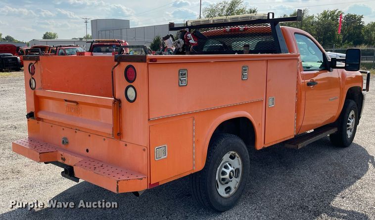 image for item LV9840 2012 Chevrolet Silverado 2500HD  utility bed pickup truck