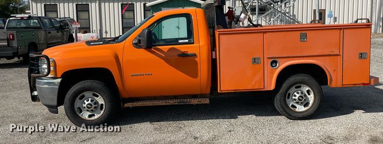 image for item LV9840 2012 Chevrolet Silverado 2500HD  utility bed pickup truck